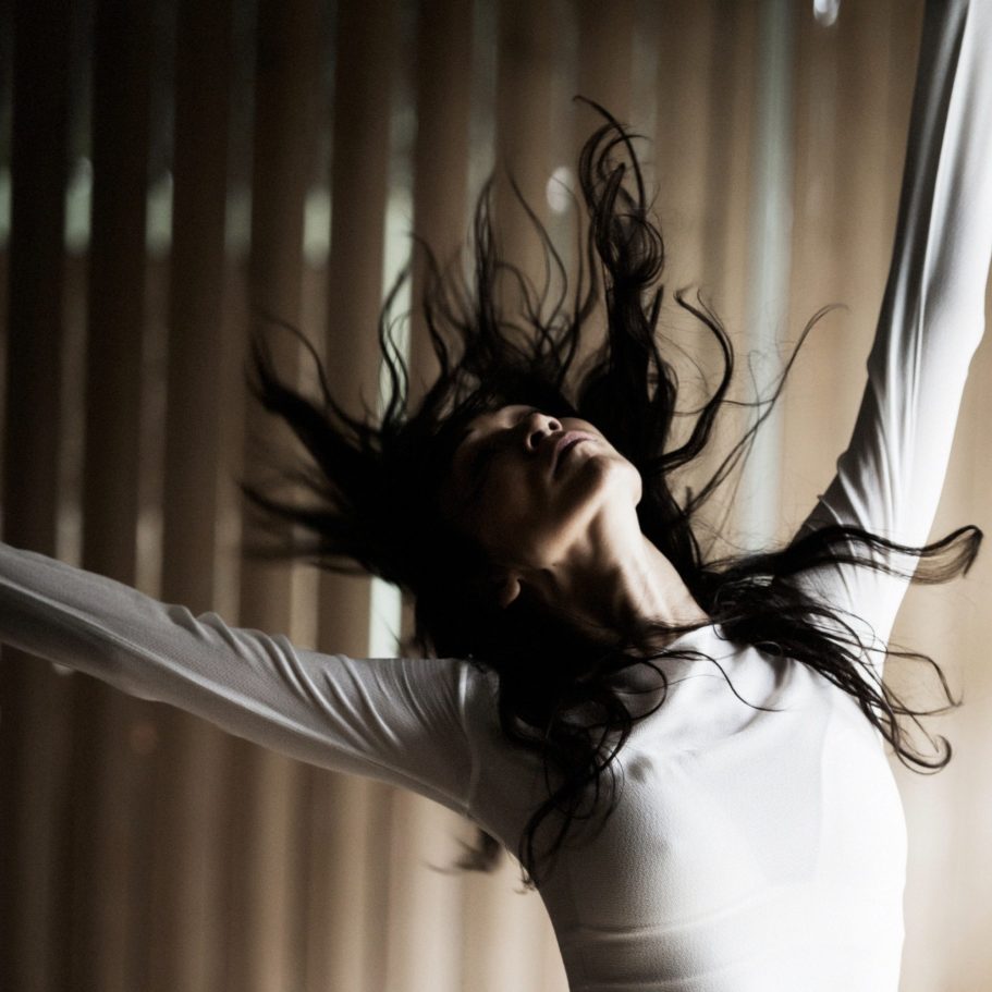 photo Balint Porneczi - Michiko Fou - performance artistique - Steph Cop - 8.0 - test